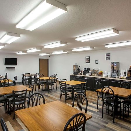 Hotel Super 8 By Wyndham Washington Esterno foto