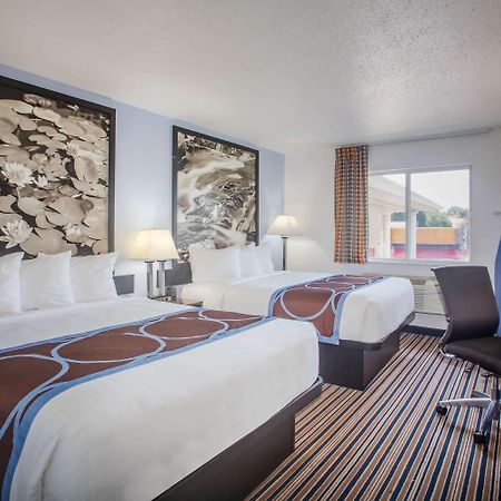 Hotel Super 8 By Wyndham Washington Esterno foto