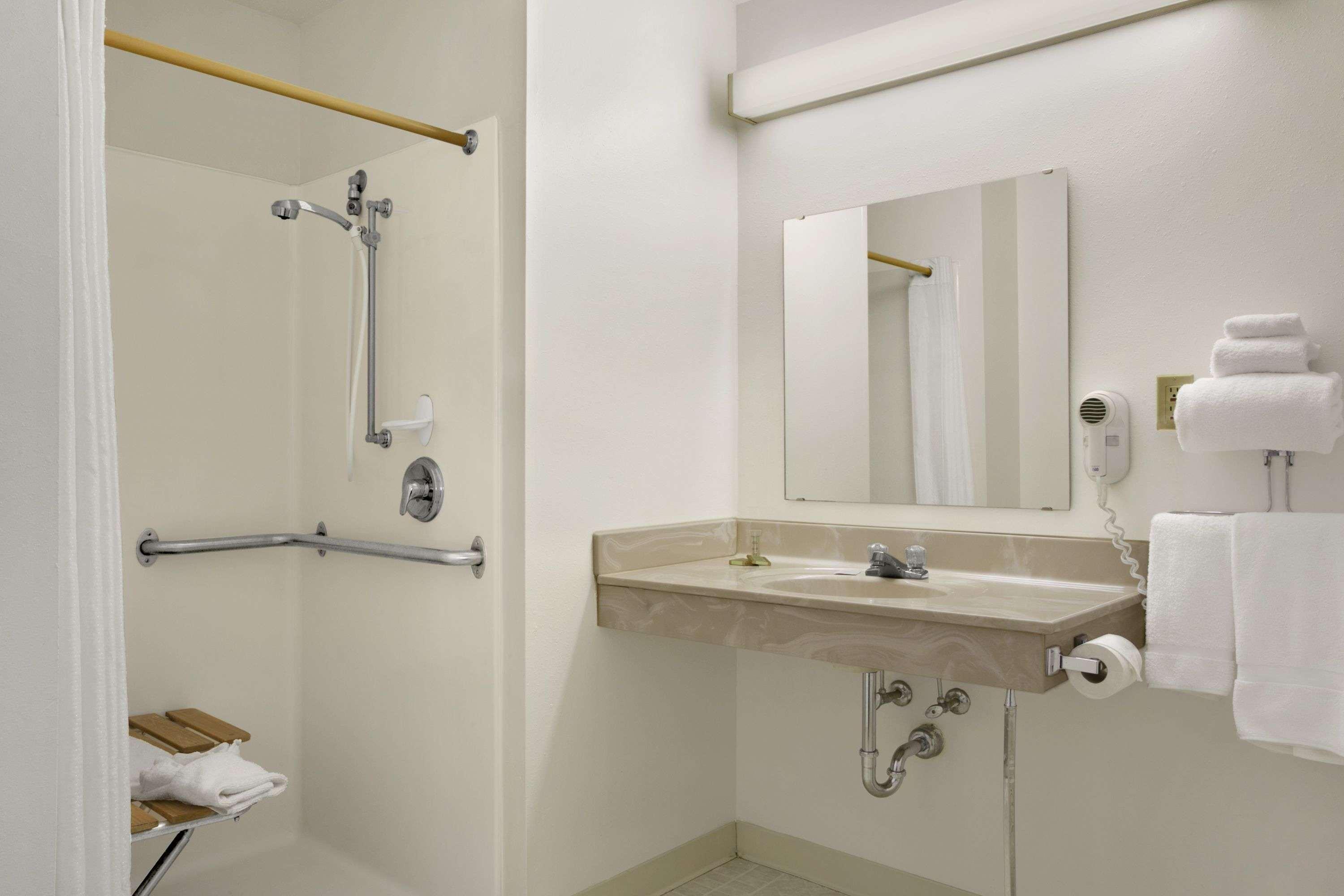Hotel Super 8 By Wyndham Washington Esterno foto