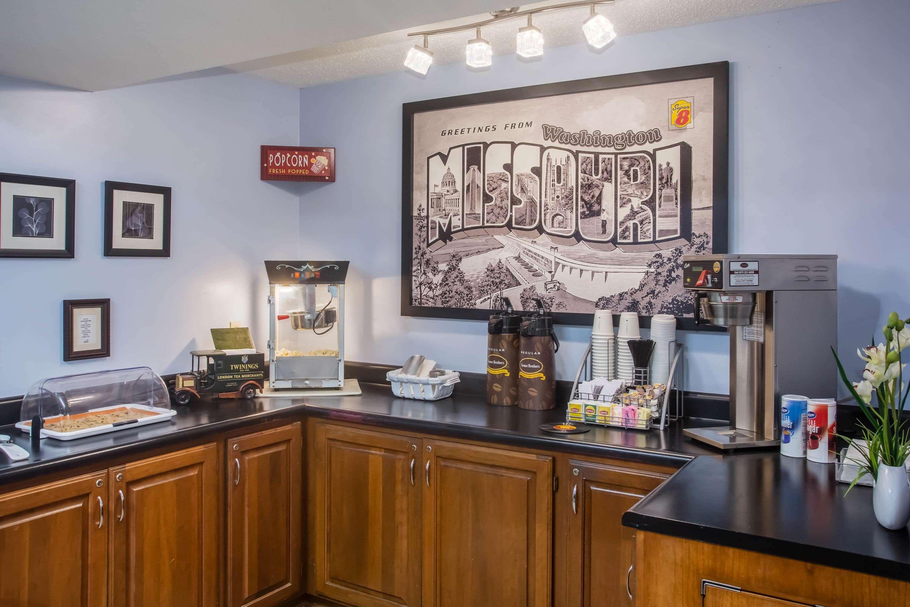 Hotel Super 8 By Wyndham Washington Esterno foto