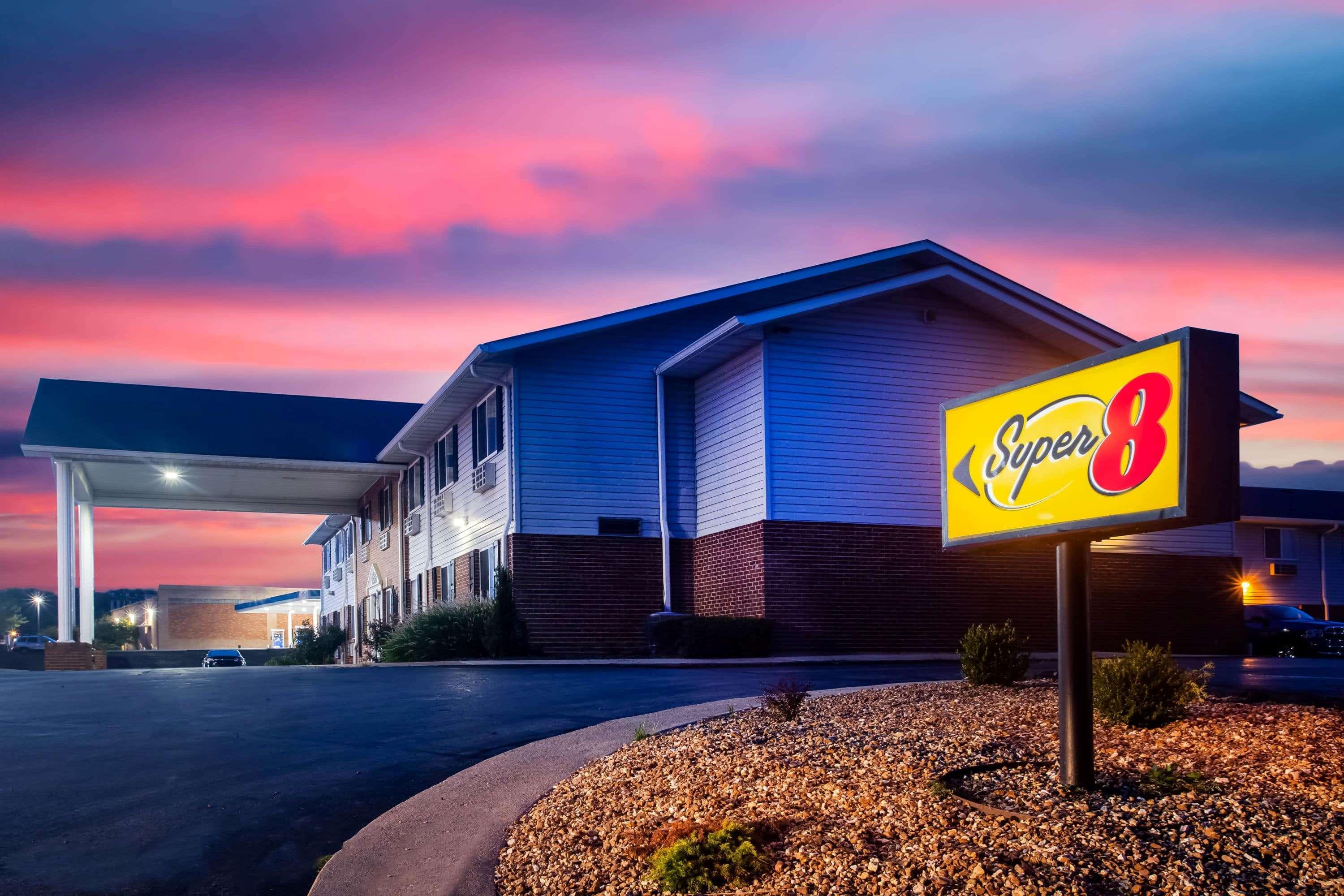 Hotel Super 8 By Wyndham Washington Esterno foto