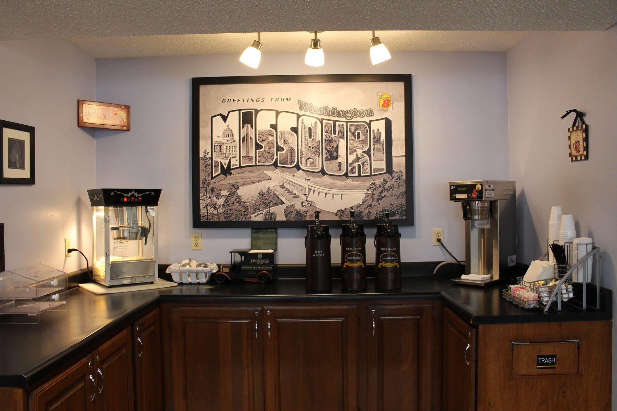 Hotel Super 8 By Wyndham Washington Esterno foto